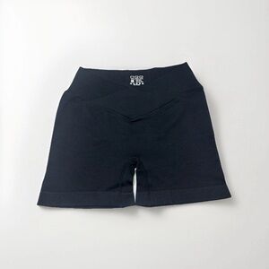 Black Seamless V-Waist Bike Shorts